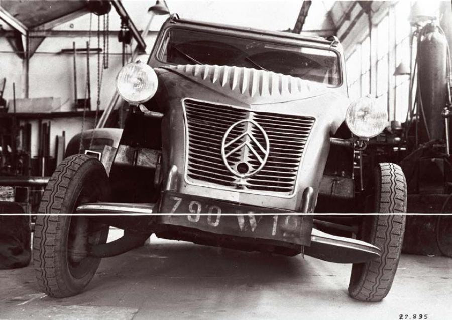  Citroen 2CV 1948 года  (фото 37 из 44)